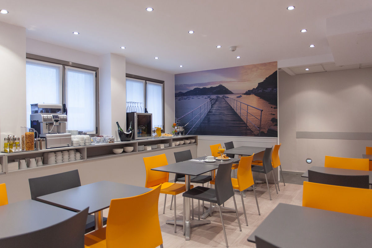 Hotel & Suites Arrizul Gros San Sebastián Restaurace fotografie
