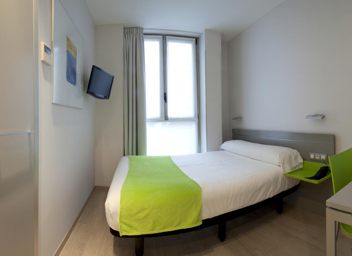 Hotel & Suites Arrizul Gros San Sebastián Pokoj fotografie